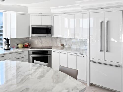 European frameless kitchen remodel in South Florida
